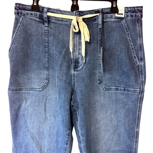 Judy Blue High Rise Medium Wash Denim Joggers NWT - Picture 14 of 16